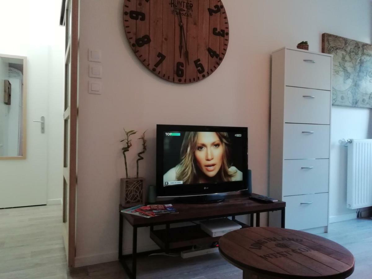 Chic Studio Near Paris Apartman Saint-Denis  Kültér fotó