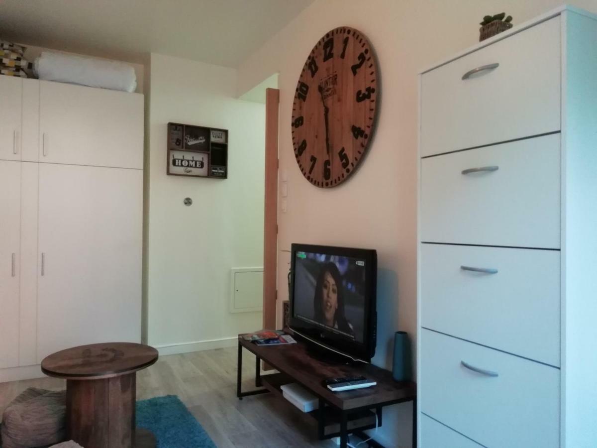 Chic Studio Near Paris Apartman Saint-Denis  Kültér fotó